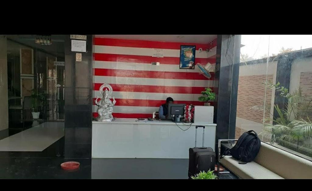 Hotel Royal Country Club Varanasi Exterior photo