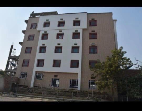 Hotel Royal Country Club Varanasi Exterior photo