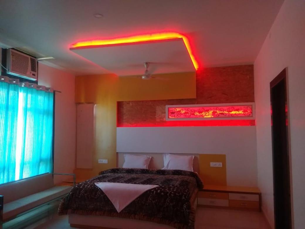 Hotel Royal Country Club Varanasi Exterior photo