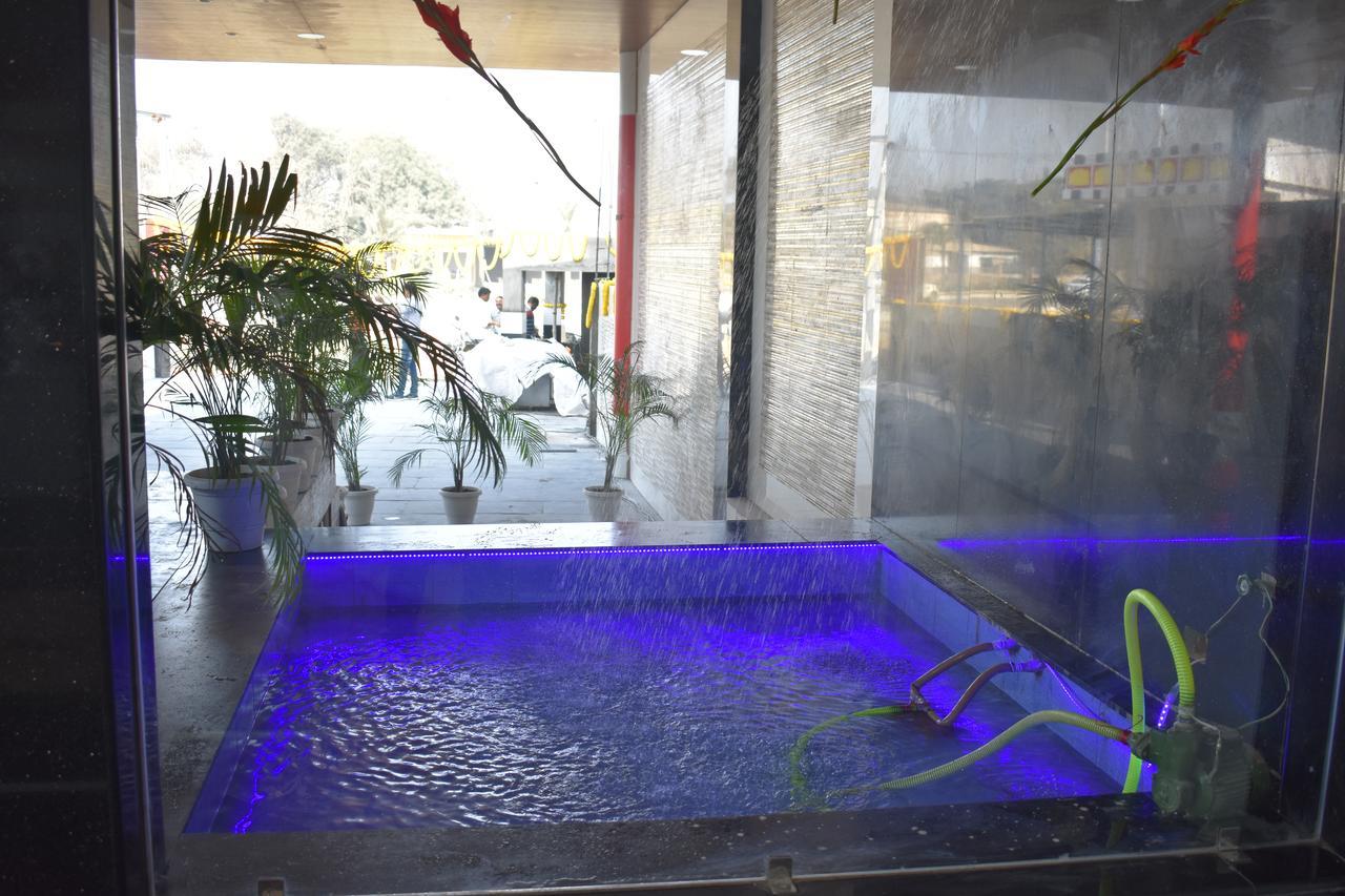 Hotel Royal Country Club Varanasi Exterior photo